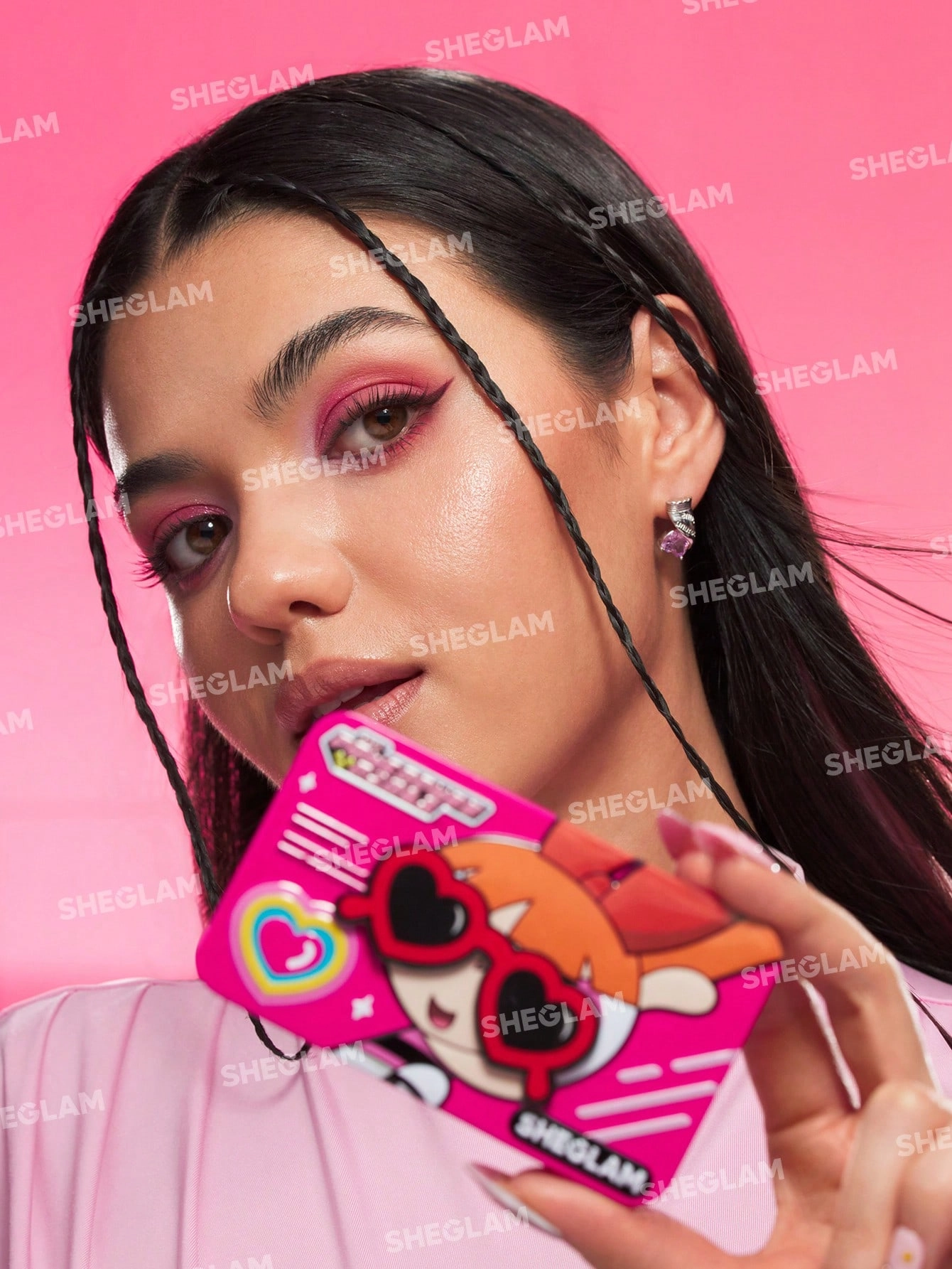 پالت سایه پاور پاف گرل شیگلم | The Powerpuff Girls X SHEGLAM The Professor'S Girls Palette-The Leader اورجینال را میتوانید از بهارشاپ بیوتی (BaharShopBeauty.ir) تهیه کنید.