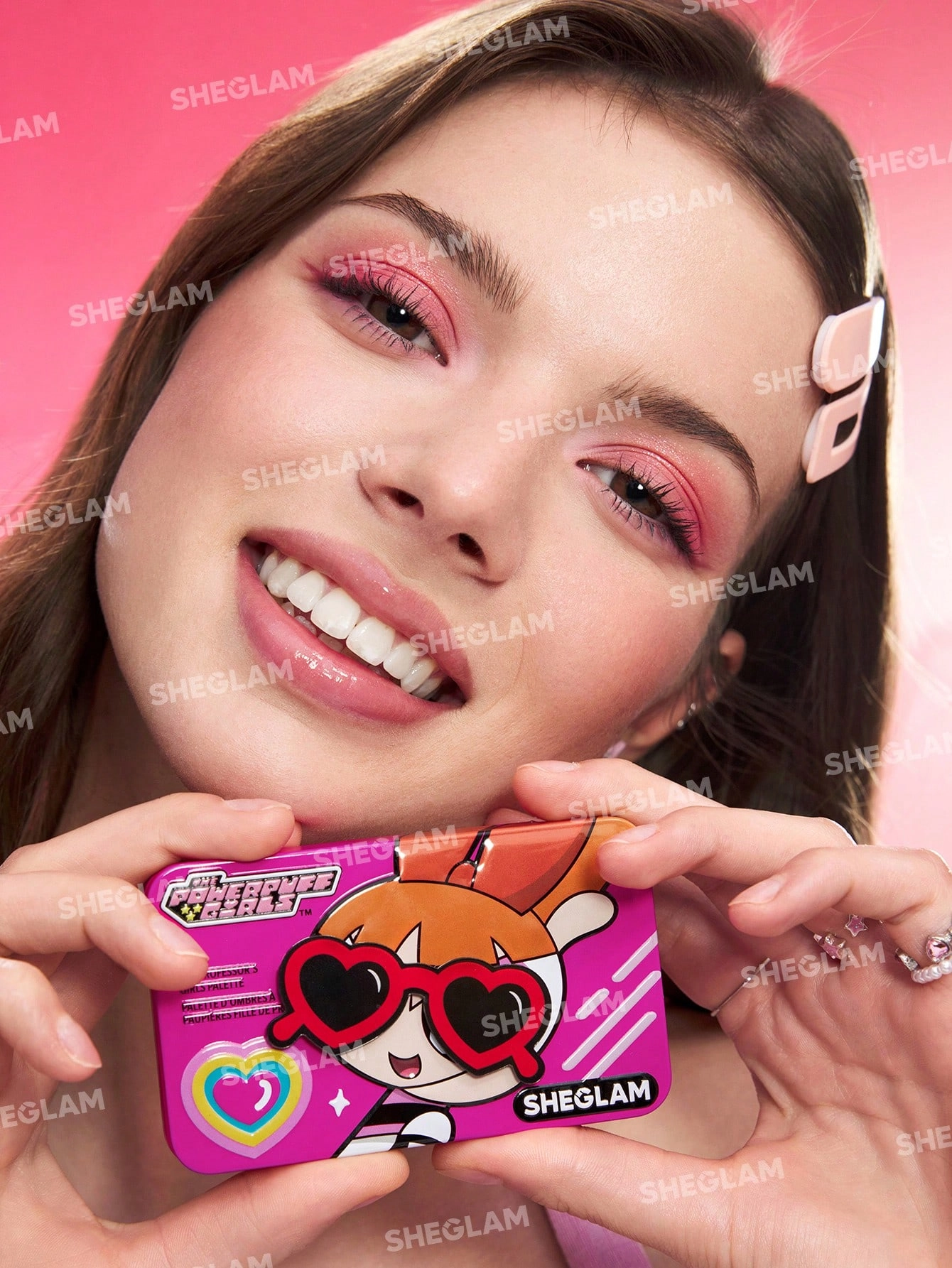 پالت سایه پاور پاف گرل شیگلم | The Powerpuff Girls X SHEGLAM The Professor'S Girls Palette-The Leader اورجینال را میتوانید از بهارشاپ بیوتی (BaharShopBeauty.ir) تهیه کنید.