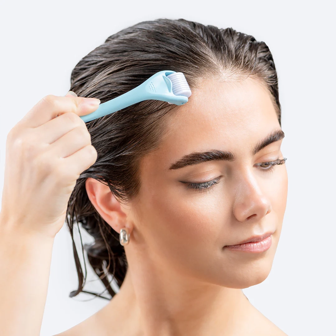 درمارولر کف سر هیربرست | Hairburst Derma Scalp Roller اورجینال را میتوانید از بهارشاپ بیوتی (BaharShopBeauty.ir) تهیه کنید.