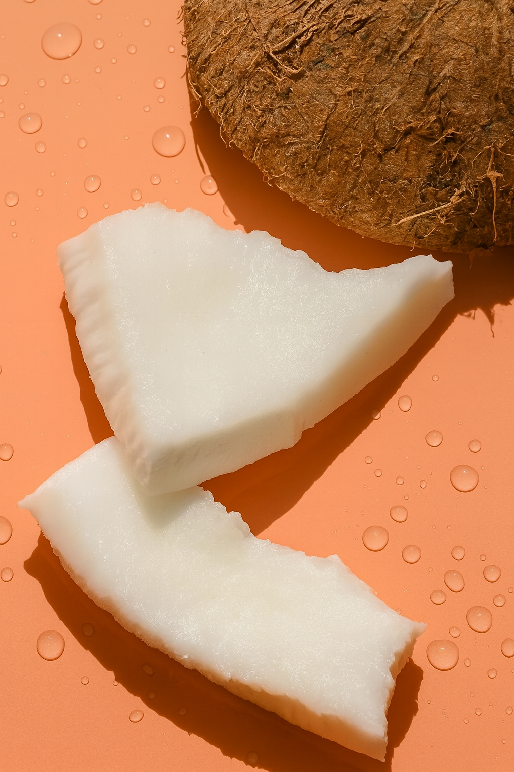 eos 100% Natural organic lip balm Fresh Coconut Milk